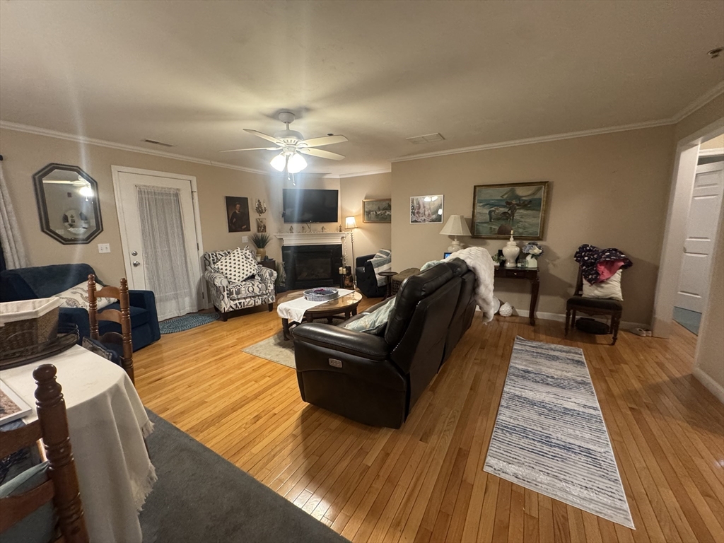 216 Reservoir St 208