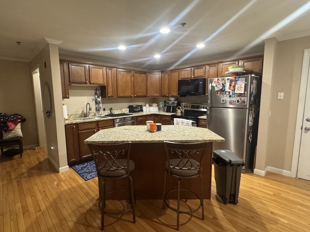 216 Reservoir St 208