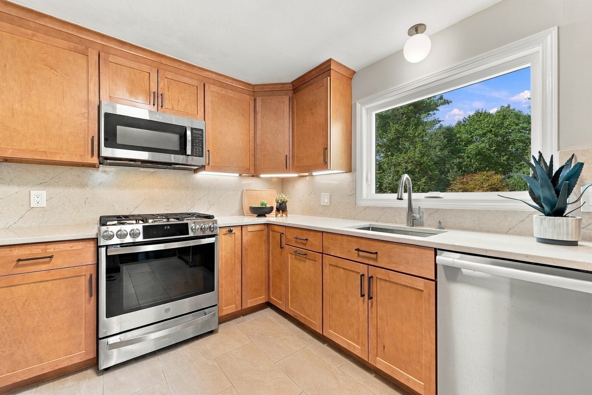 19 Berkeley Road, Framingham, MA Photo #11