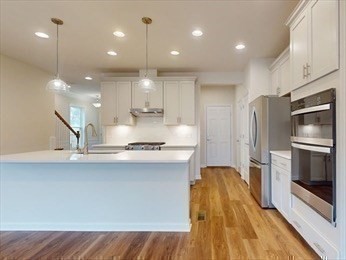 Sudbury, Massachusetts 01776, United States, 3 Bedrooms Bedrooms, ,3 BathroomsBathrooms,Residential,Active,152412