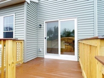 Sudbury, Massachusetts 01776, United States, 3 Bedrooms Bedrooms, ,3 BathroomsBathrooms,Residential,Active,152412