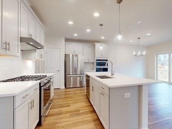 Sudbury, Massachusetts 01776, United States, 3 Bedrooms Bedrooms, ,3 BathroomsBathrooms,Residential,Active,152412