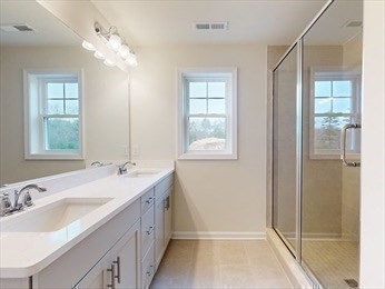 Sudbury, Massachusetts 01776, United States, 3 Bedrooms Bedrooms, ,3 BathroomsBathrooms,Residential,Active,152412