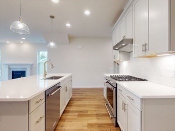 Sudbury, Massachusetts 01776, United States, 3 Bedrooms Bedrooms, ,3 BathroomsBathrooms,Residential,Active,152412