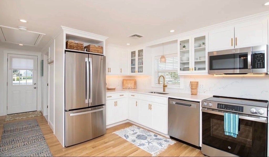 49 Freeman Ave, Sandwich, MA, 49 Freeman Ave, Sandwich, MA Photo #6