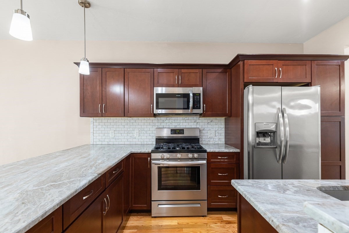 102 Hunting Hill Dr #102, Cumberland, RI Photo #9