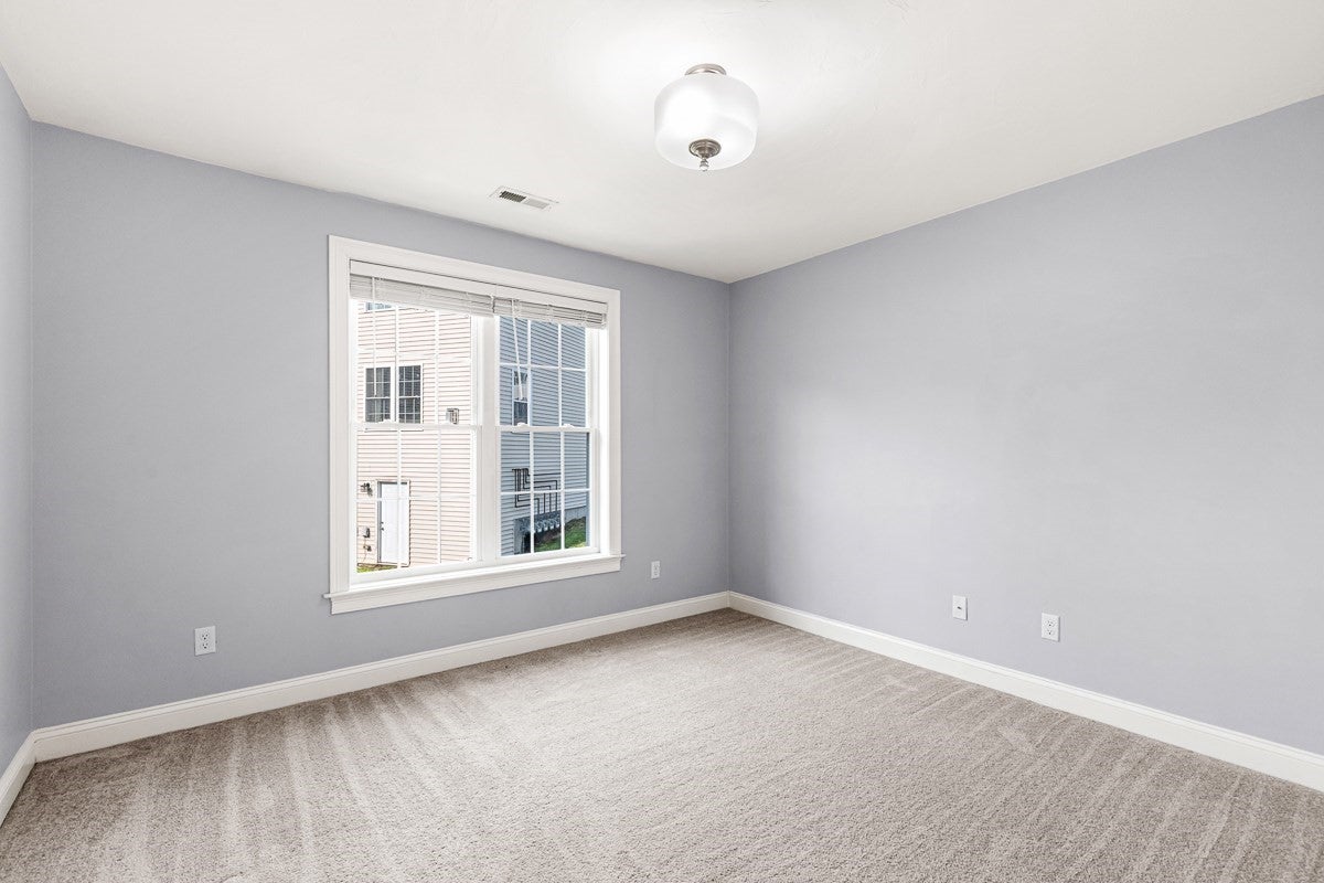 102 Hunting Hill Dr #102, Cumberland, RI Photo #27