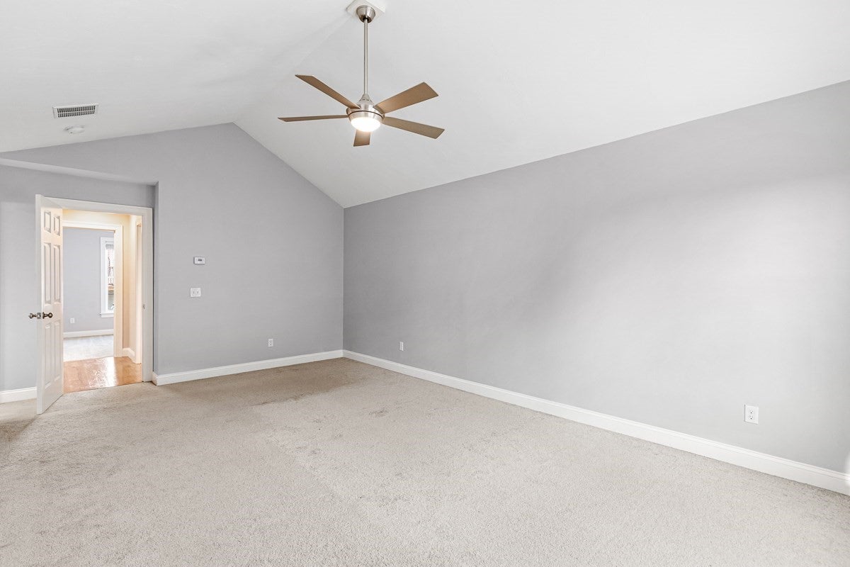 102 Hunting Hill Dr #102, Cumberland, RI Photo #19