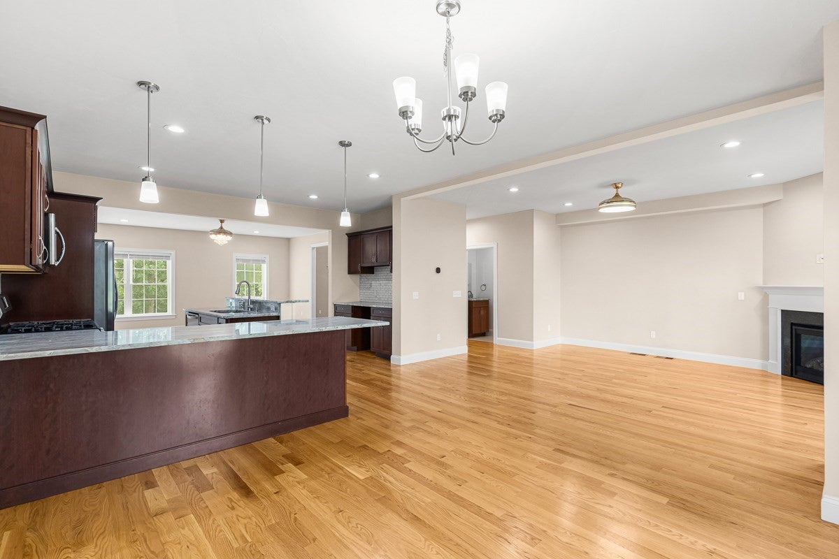 102 Hunting Hill Dr #102, Cumberland, RI Photo #10