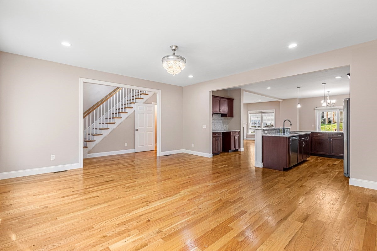 102 Hunting Hill Dr #102, Cumberland, RI Photo #15