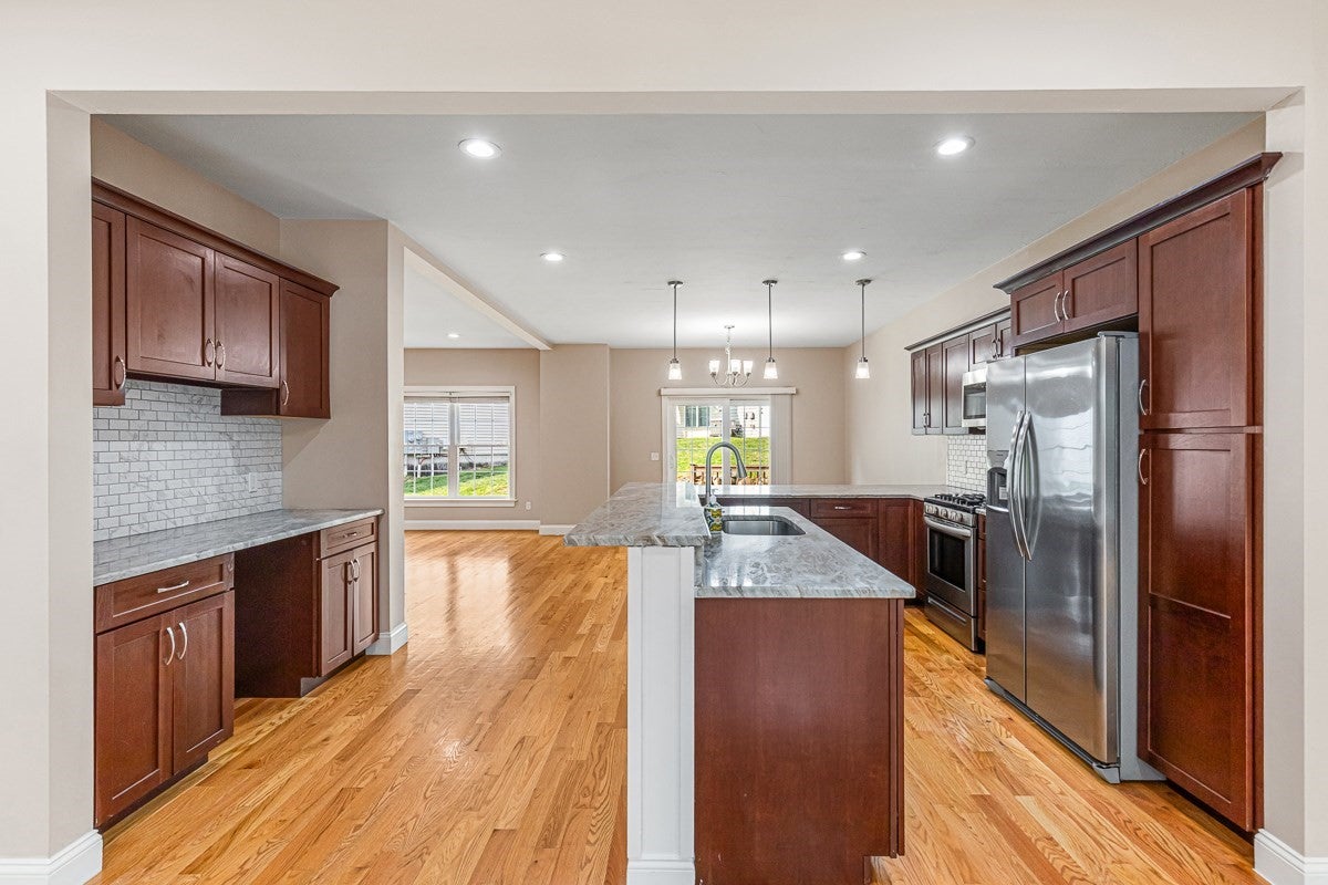 102 Hunting Hill Dr #102, Cumberland, RI Photo #5