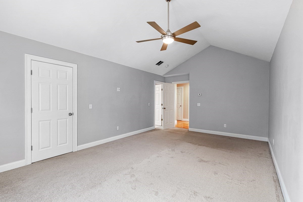 102 Hunting Hill Dr #102, Cumberland, RI Photo #20