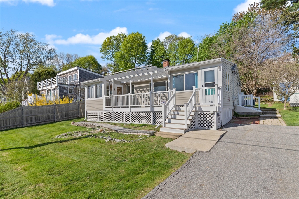 84-85 Little Neck Rd