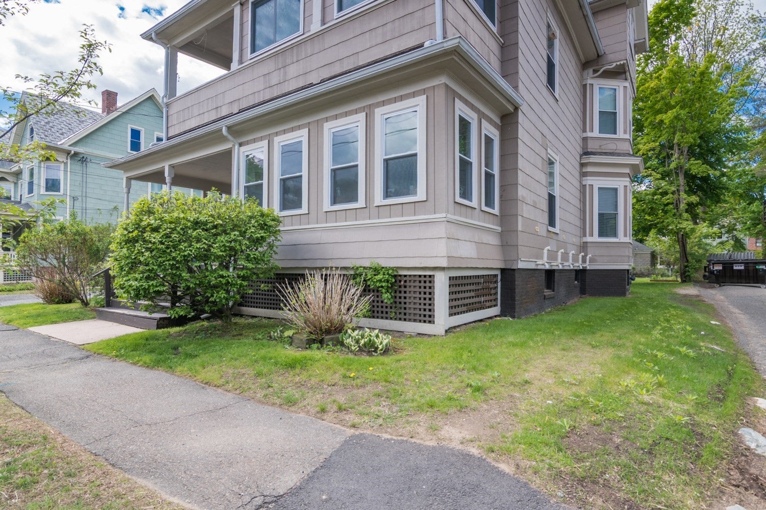 13 Munroe St