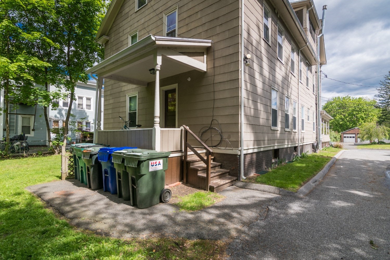 13 Munroe St