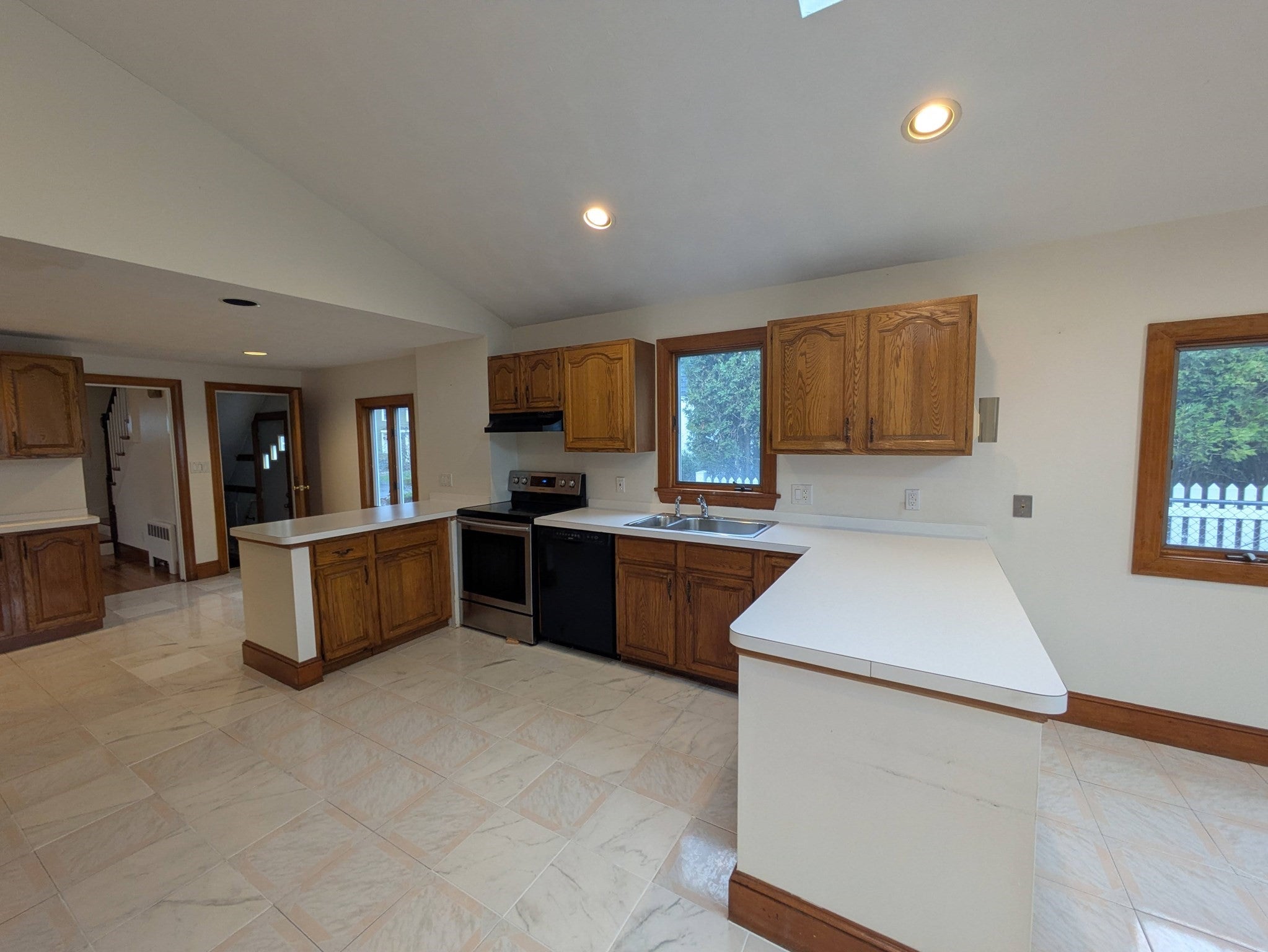 16 Nathaniel Rd