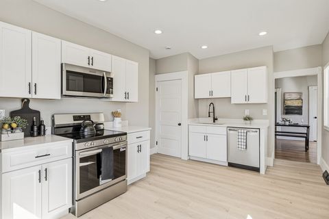 Photo of 108-110 Northampton Ave, Springfield, MA 01109 (MLS # 73503327)