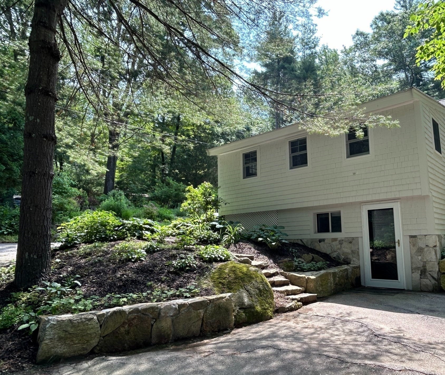 16 Yale Rd, Hopkinton, MA Photo #2