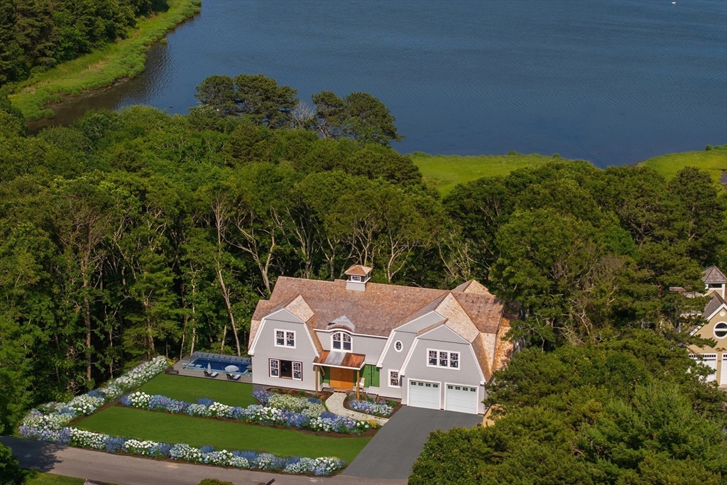 Mashpee, Massachusetts 02649, United States, 6 Bedrooms Bedrooms, ,7 BathroomsBathrooms,Residential,Active,168402