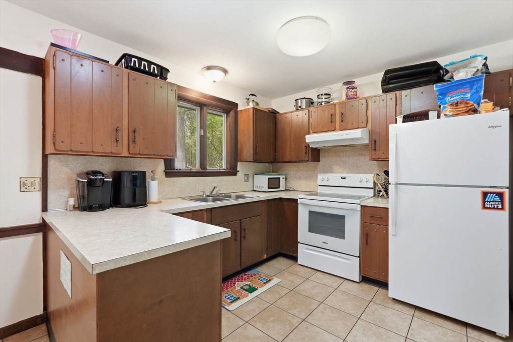 390 State St, Amherst, MA, 390 State St, Amherst, MA Photo #14