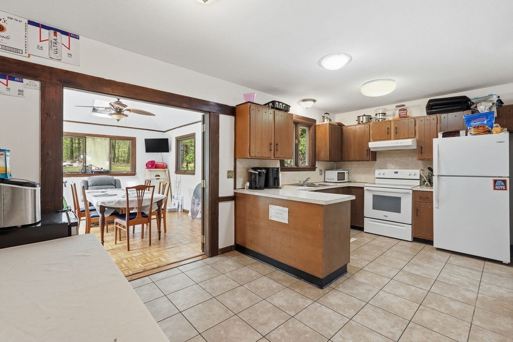 390 State St, Amherst, MA, 390 State St, Amherst, MA Photo #11