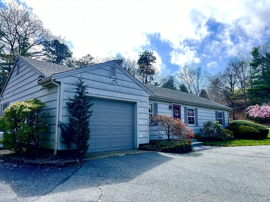 253 Sandwich St