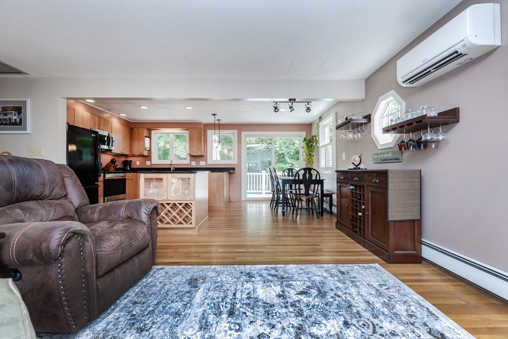 27 Hayes Ave