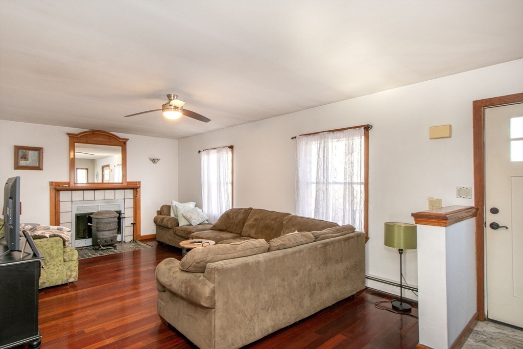 17 Whitehead Ave