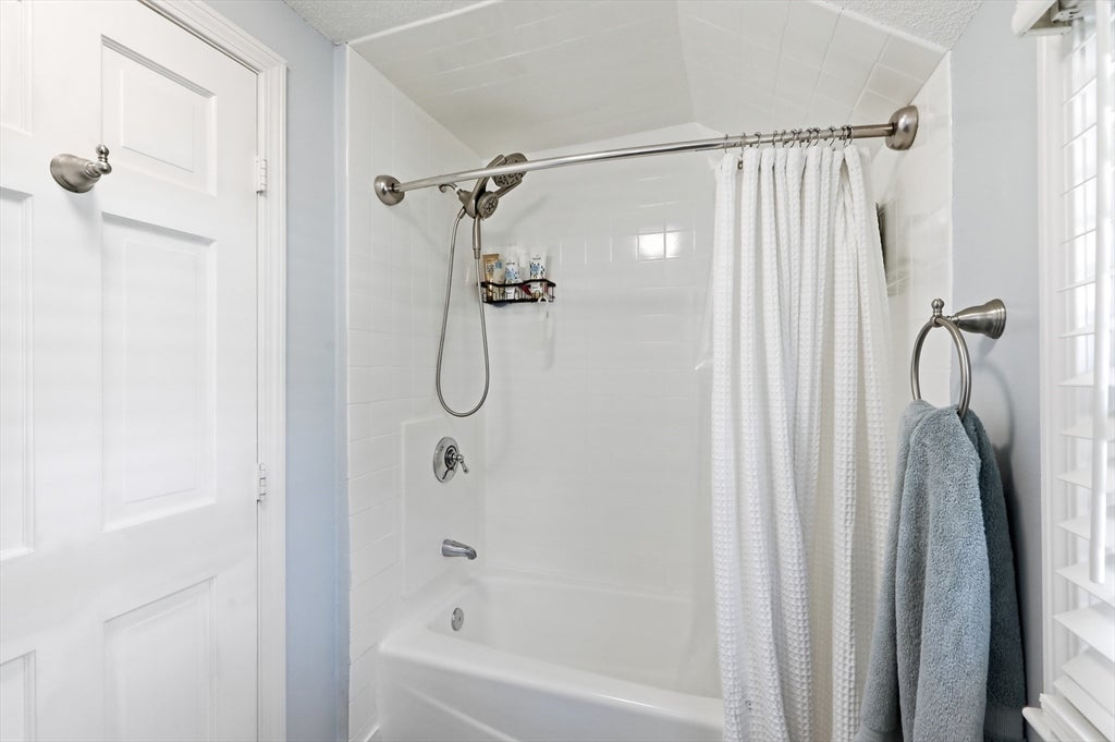 1 Oak St, Tewksbury, MA, 1 Oak St, Tewksbury, MA Photo #24