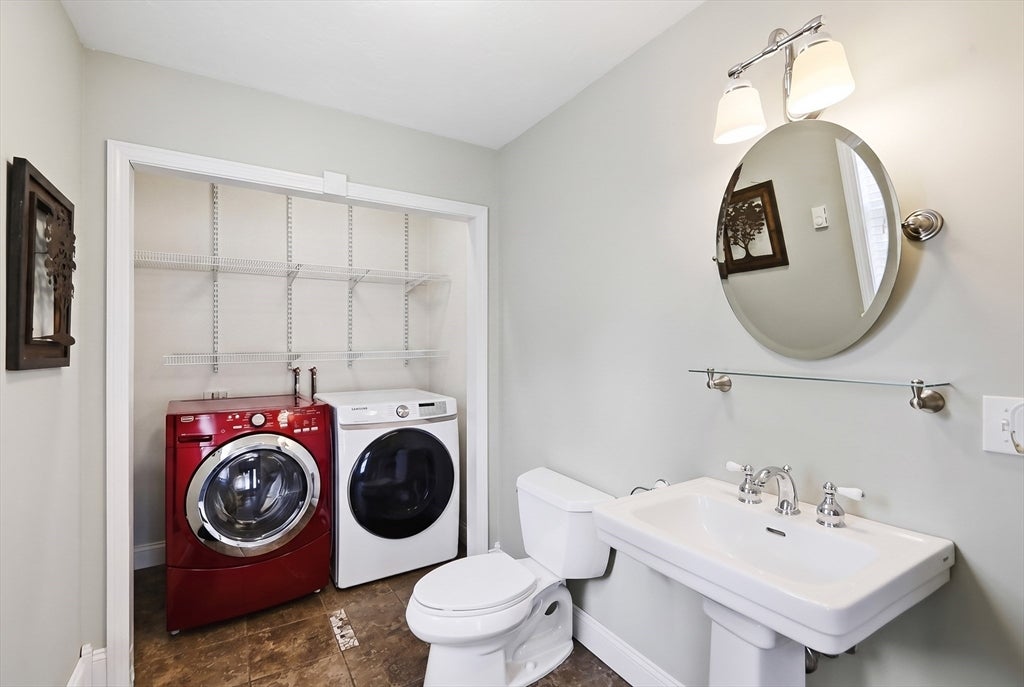 1 Oak St, Tewksbury, MA, 1 Oak St, Tewksbury, MA Photo #15