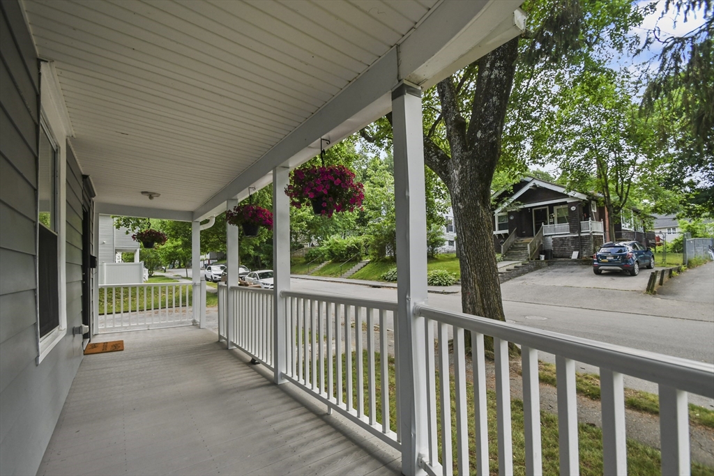38 Circuit Avenue East