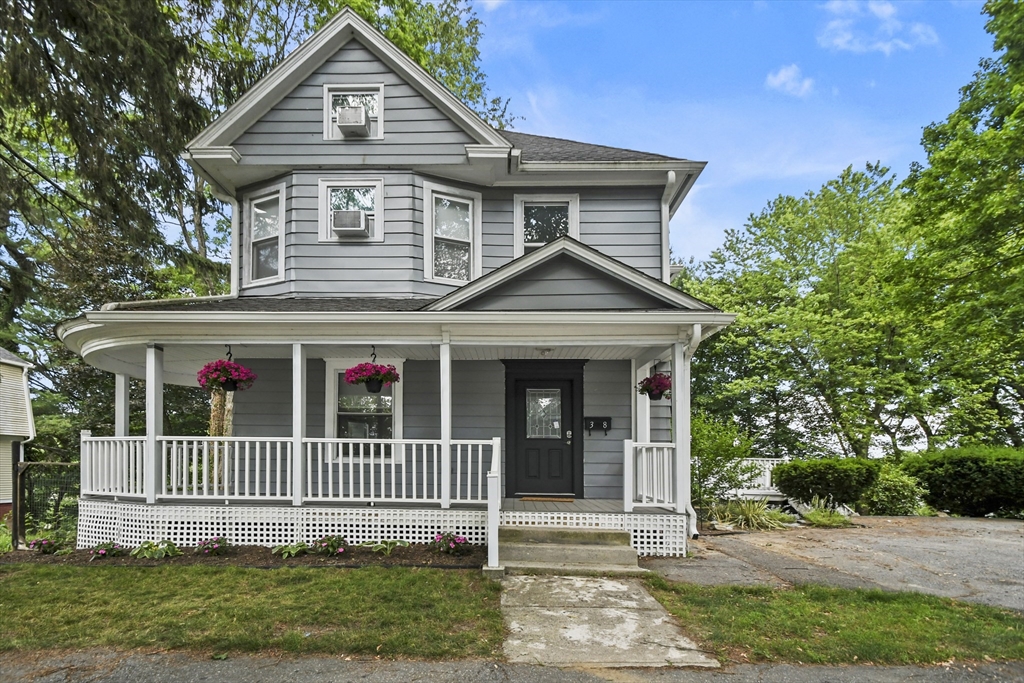 38 Circuit Avenue East