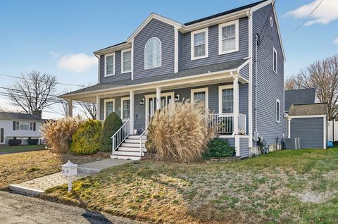 7 Bradley Ave Somerset MA 02725