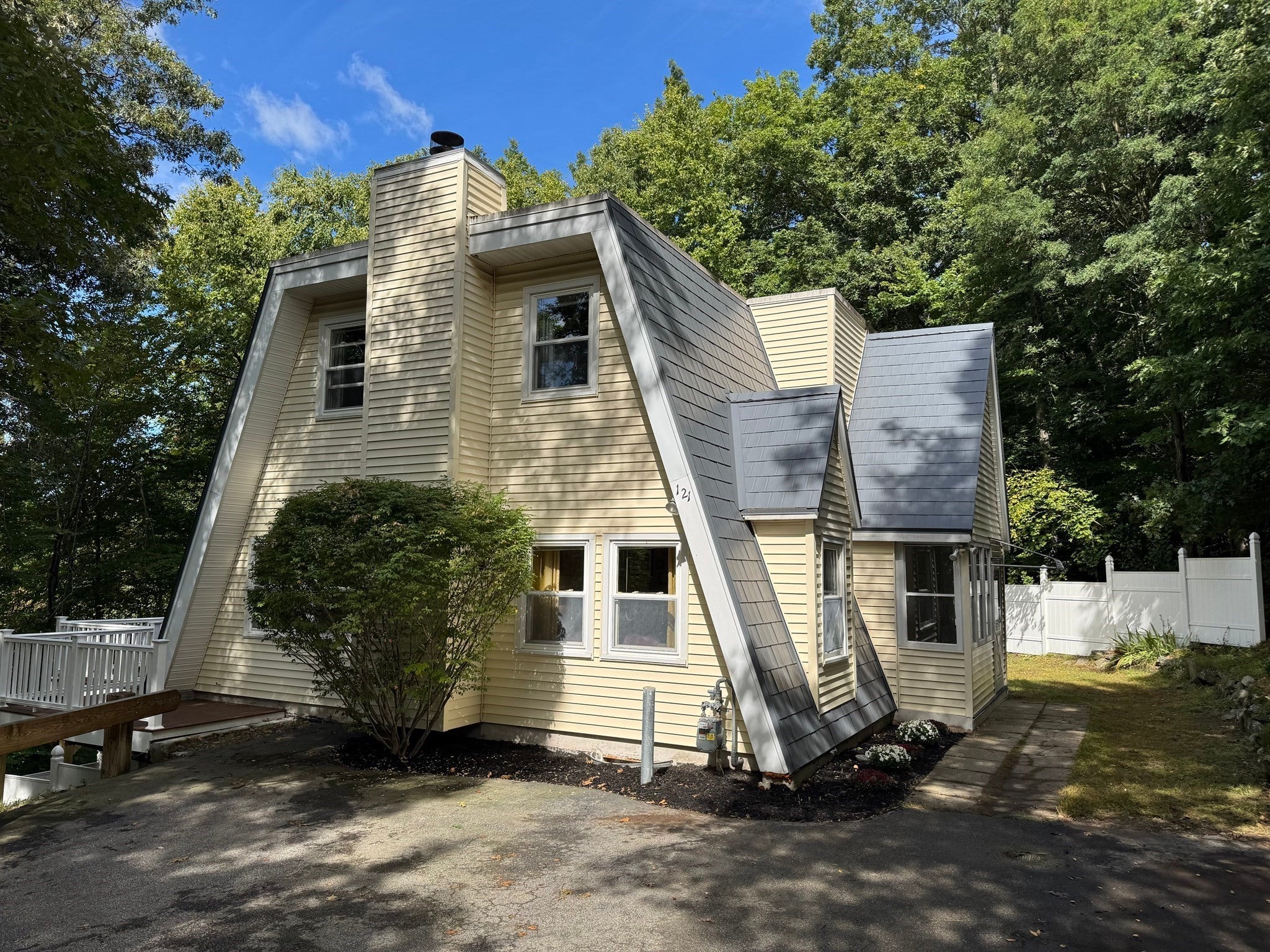 121 Copperfield Rd, Worcester, MA Photo #1