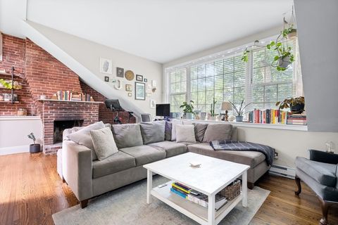 Photo of 46 E Springfield St #5, Boston, MA 02188 (MLS # 73508360)