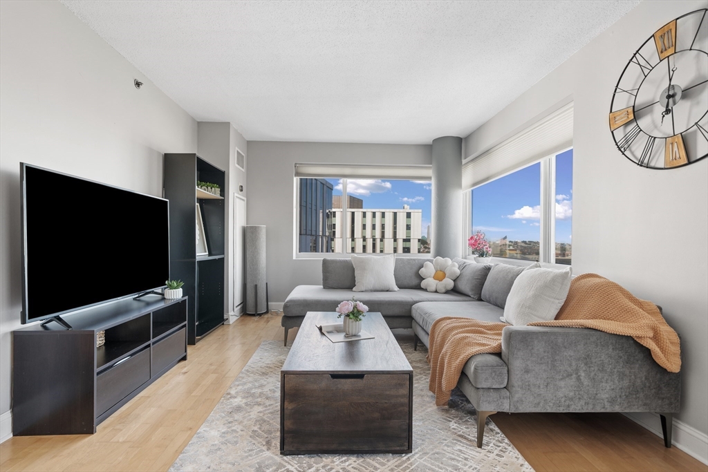 8-10 Museum Way 1429