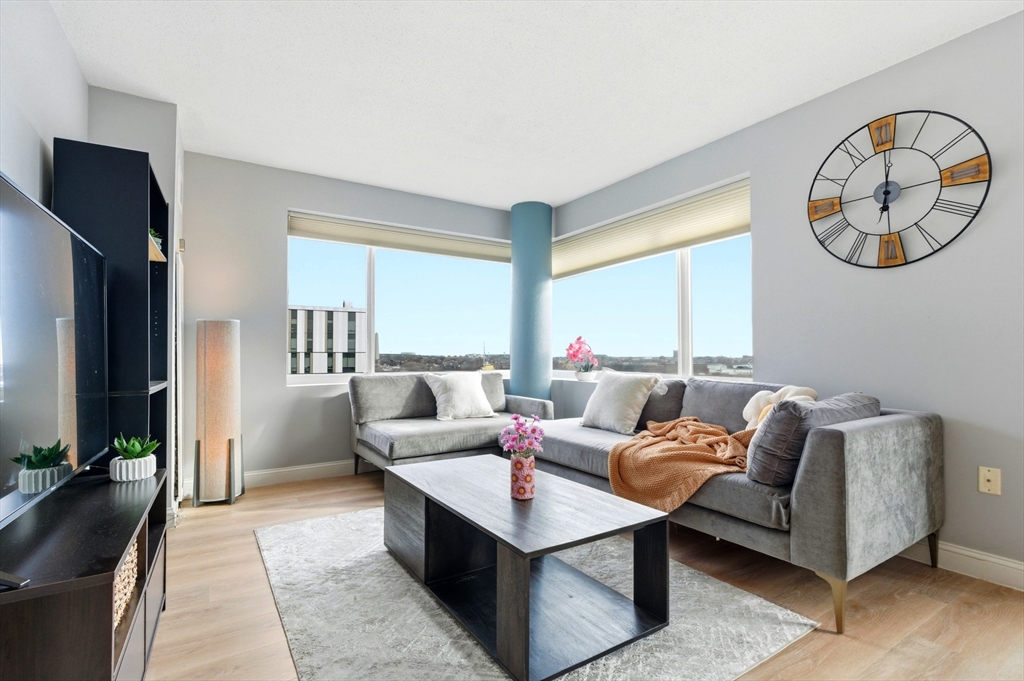 8-10 Museum Way 1429