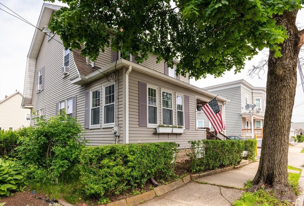 8 Highland Street