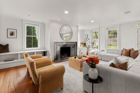 64 Walker St Boston MA 02129