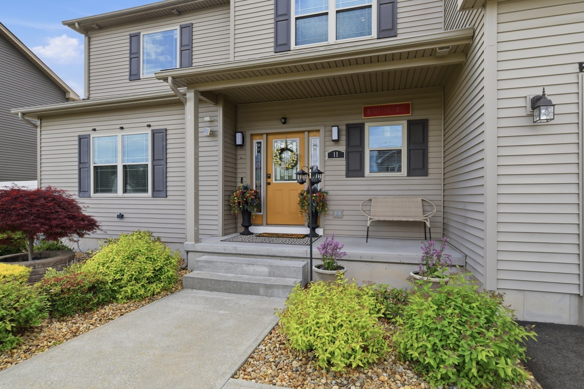 11 Elaine Cir