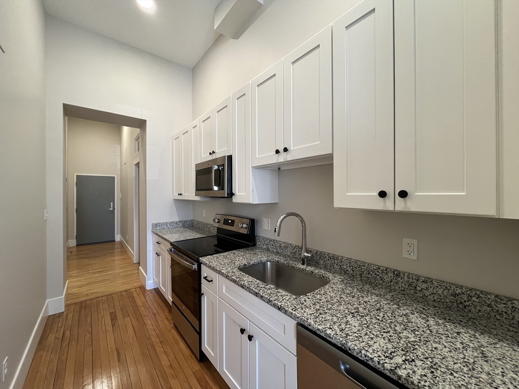 34 St Joseph Street 23