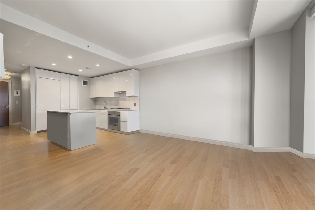 133 Seaport Blvd 716
