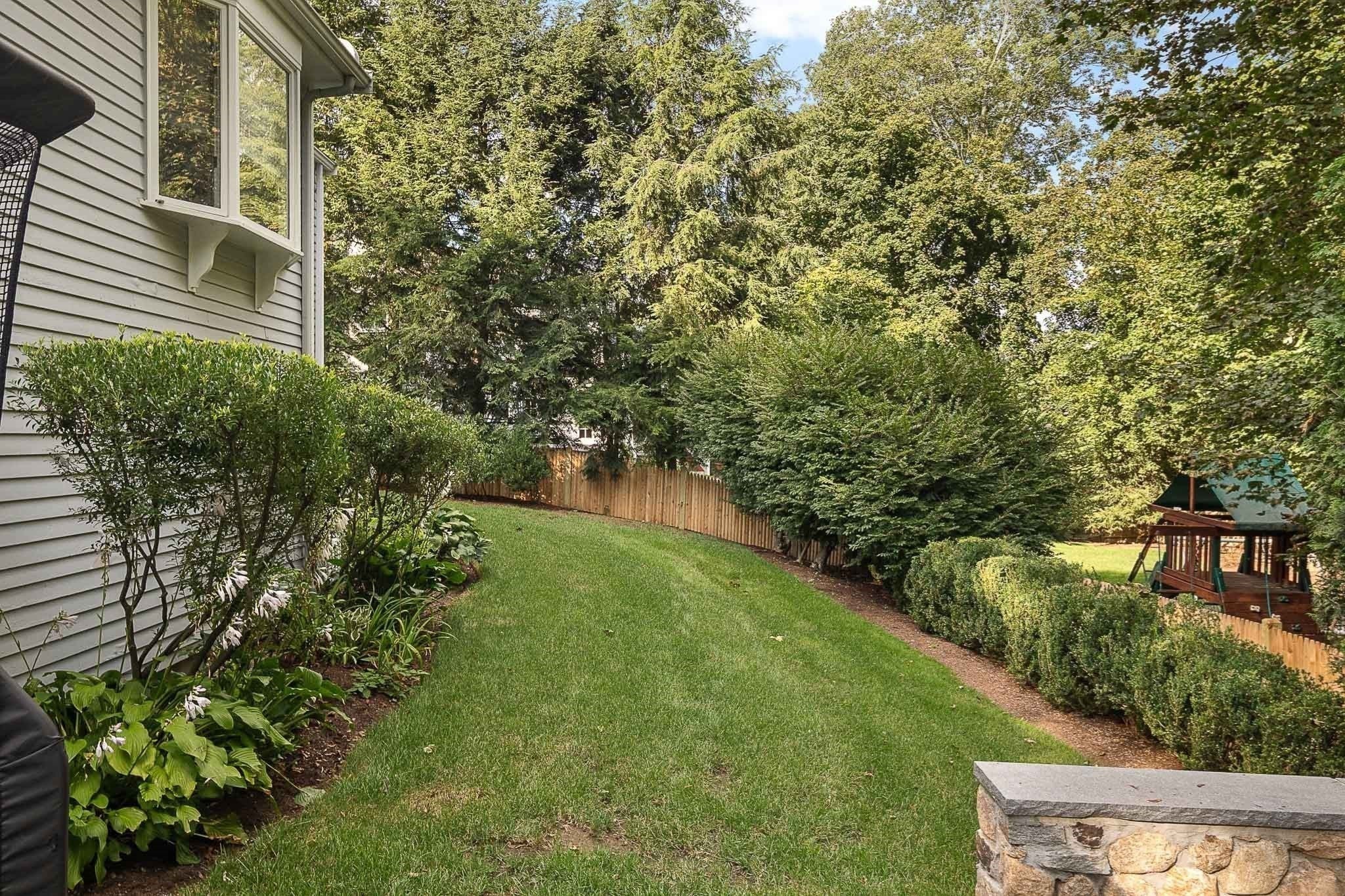 39 River Glen Rd, Wellesley, MA Photo #32