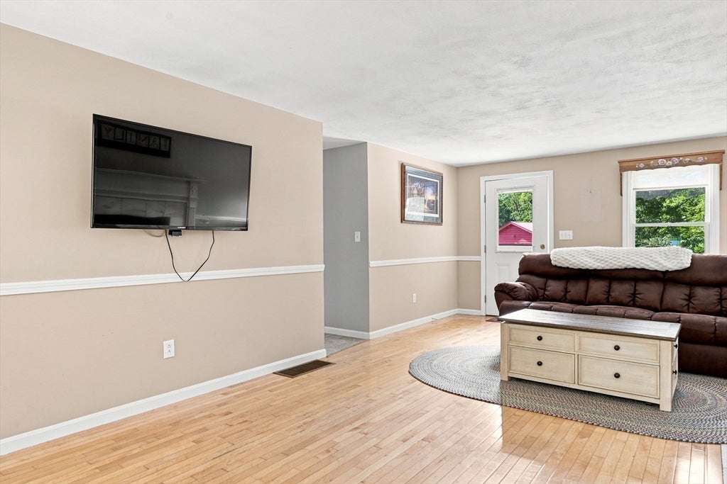 86 Pond ST, Methuen, MA Photo #3