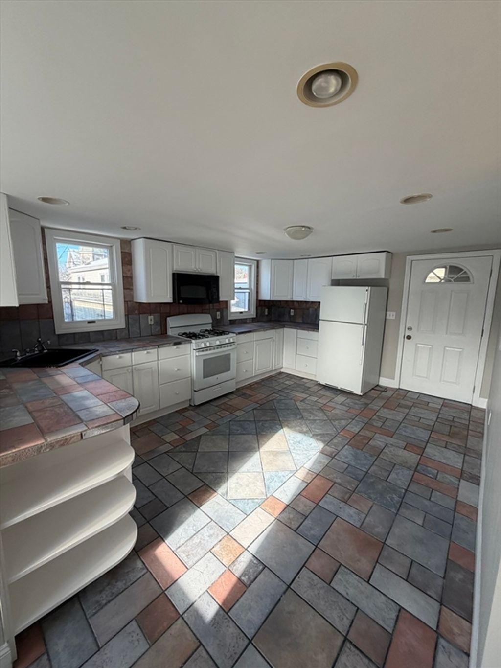 Photo of 18 Grove St #2, Lynn, MA 01905 (MLS # 73463943)