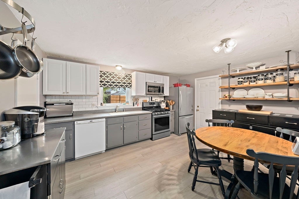 184 Beaver St 184