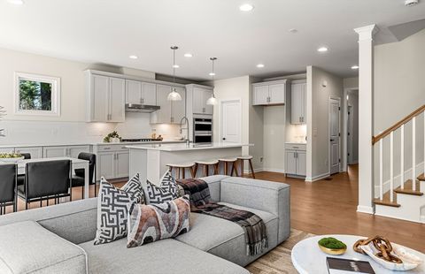 15 Sandtrap Circle 13 Walpole MA 02081