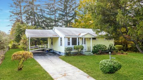 290 Sterling St Lancaster MA 01523