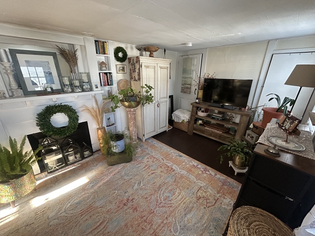 969 Plymouth Street 5