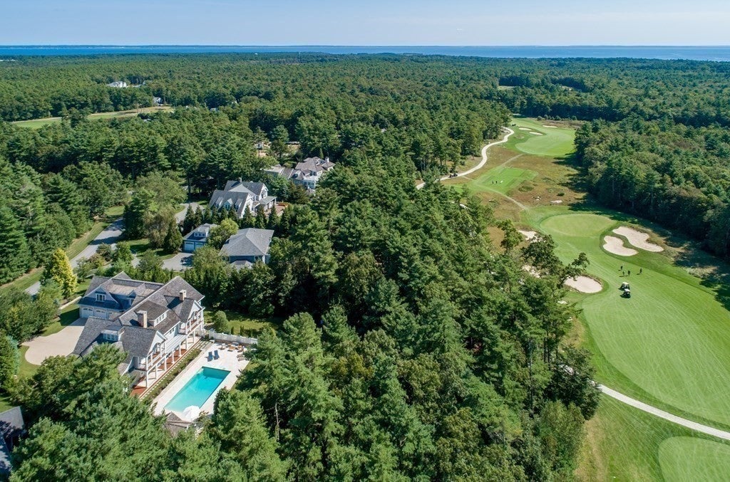 19 High Ridge Dr, Mattapoisett MA 02739